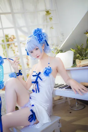 星之迟迟《《花鸟风月》 花与旗袍 蓝》主题写真：20张全套美图