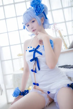 星之迟迟《《花鸟风月》 花与旗袍 蓝》主题写真：20张全套美图