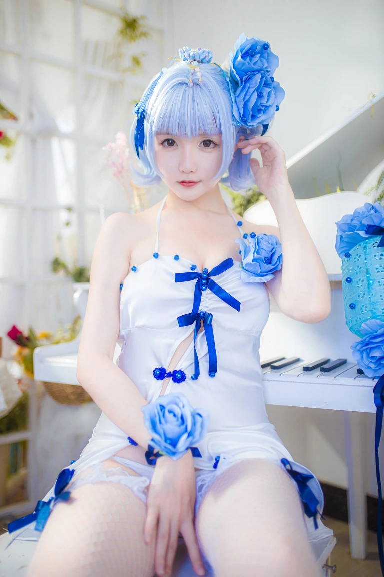 星之迟迟《《花鸟风月》 花与旗袍 蓝》主题写真：20张全套美图