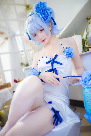 星之迟迟《《花鸟风月》 花与旗袍 蓝》主题写真：20张全套美图