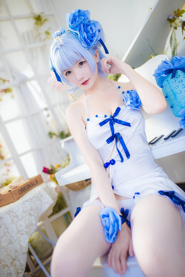 星之迟迟《《花鸟风月》 花与旗袍 蓝》主题写真：20张全套美图