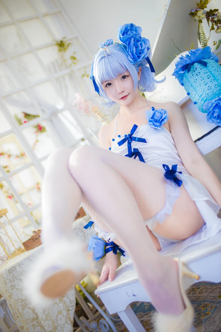星之迟迟《《花鸟风月》 花与旗袍 蓝》主题写真：20张全套美图