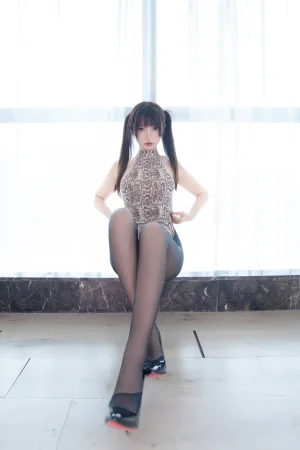 神楽坂真冬《第四季 序号31：《蟒纹旗袍》》主题写真：75张全套美图