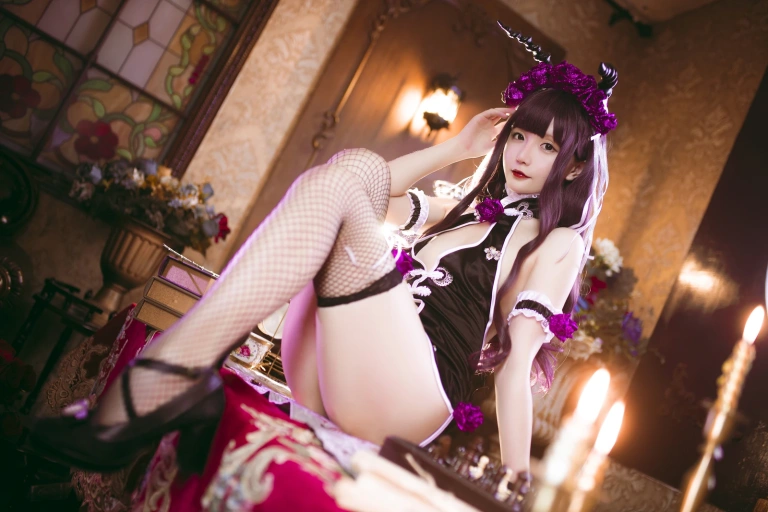 星之迟迟《《花鸟风月》 花与旗袍 紫》主题写真：20张全套美图