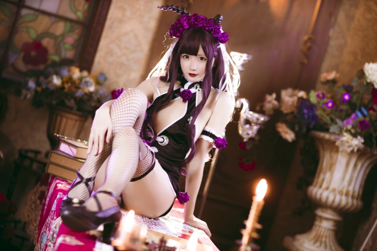 星之迟迟《《花鸟风月》 花与旗袍 紫》主题写真：20张全套美图