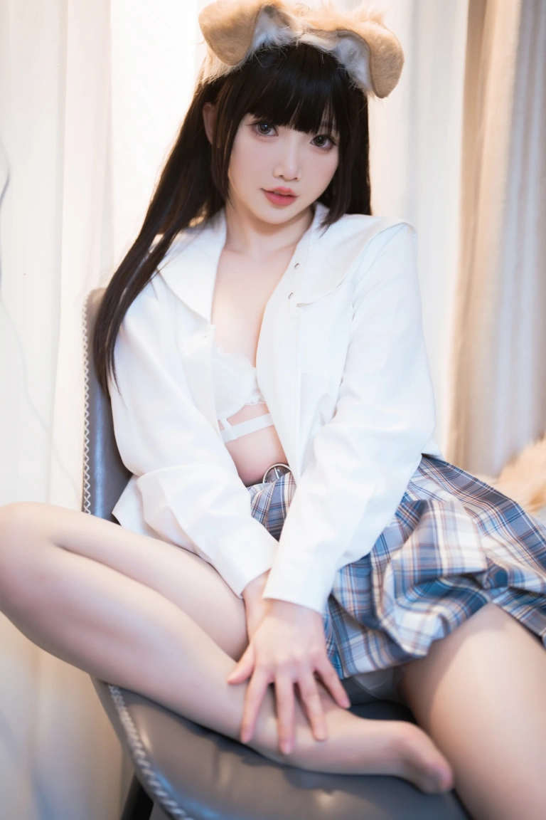 面饼仙儿《狗妹JK》主题写真：24张全套美图