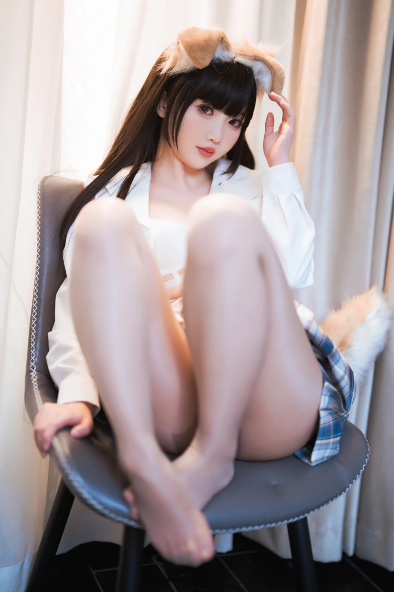面饼仙儿《狗妹JK》主题写真：24张全套美图