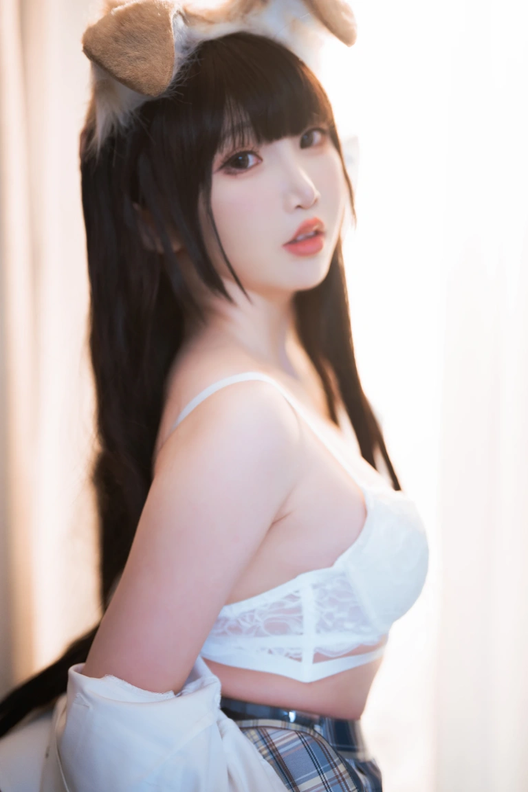 面饼仙儿《狗妹JK》主题写真：24张全套美图