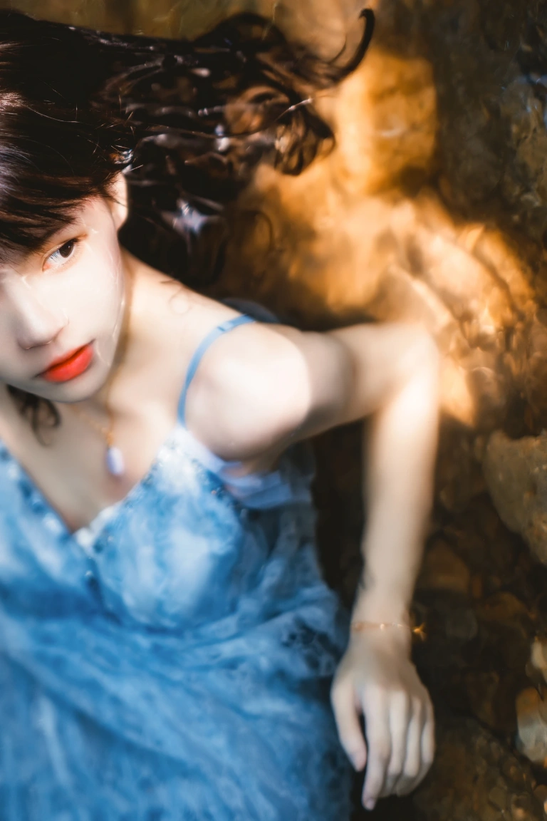 桜桃喵《沉溺》主题写真：19张全套美图