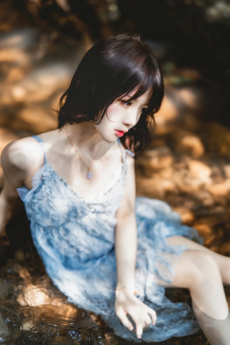 桜桃喵《沉溺》主题写真：19张全套美图