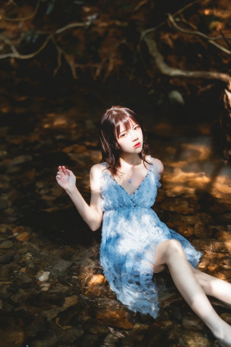 桜桃喵《沉溺》主题写真：19张全套美图