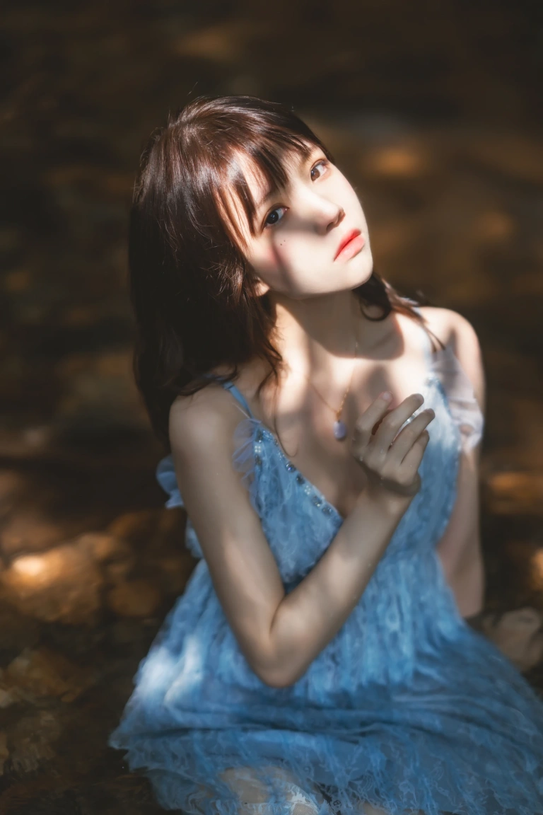 桜桃喵《沉溺》主题写真：19张全套美图