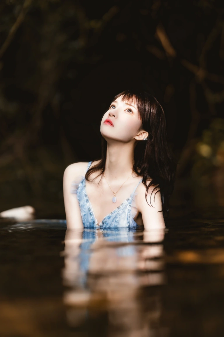 桜桃喵《沉溺》主题写真：19张全套美图