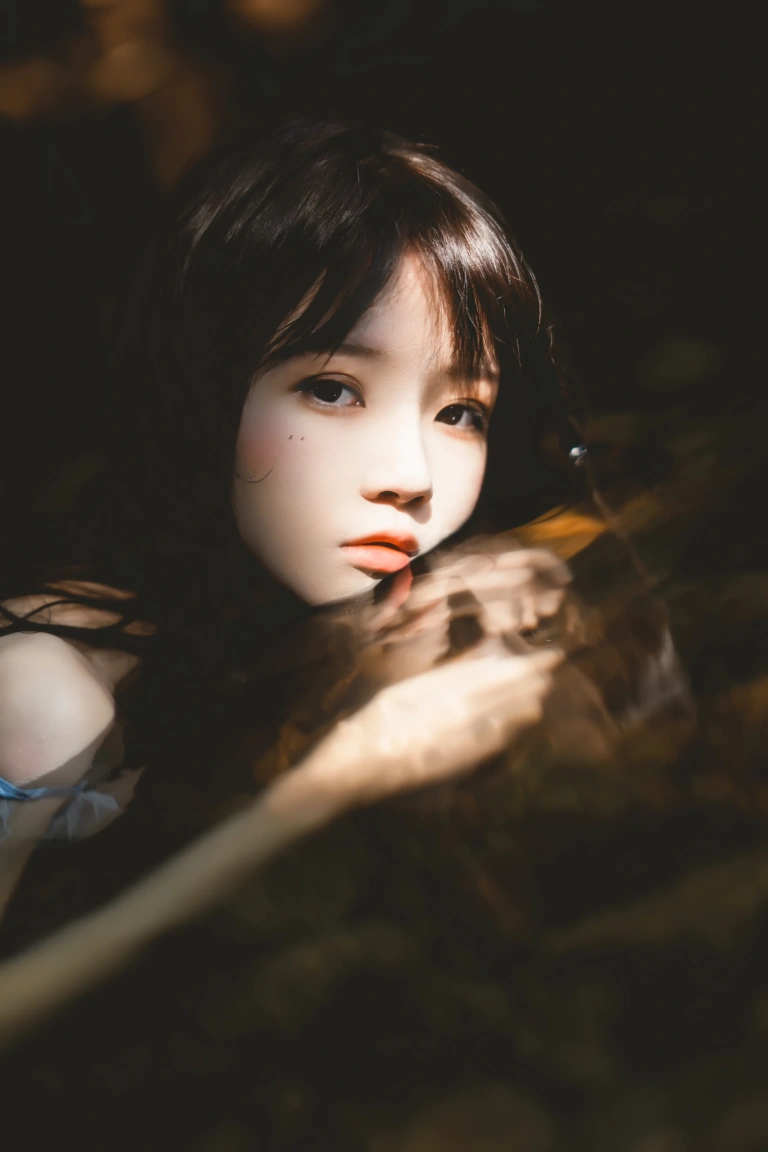 桜桃喵《沉溺》主题写真：19张全套美图