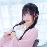 神楽坂真冬《第四季 序号39：《桃花潭水》》主题写真：75张全套美图
