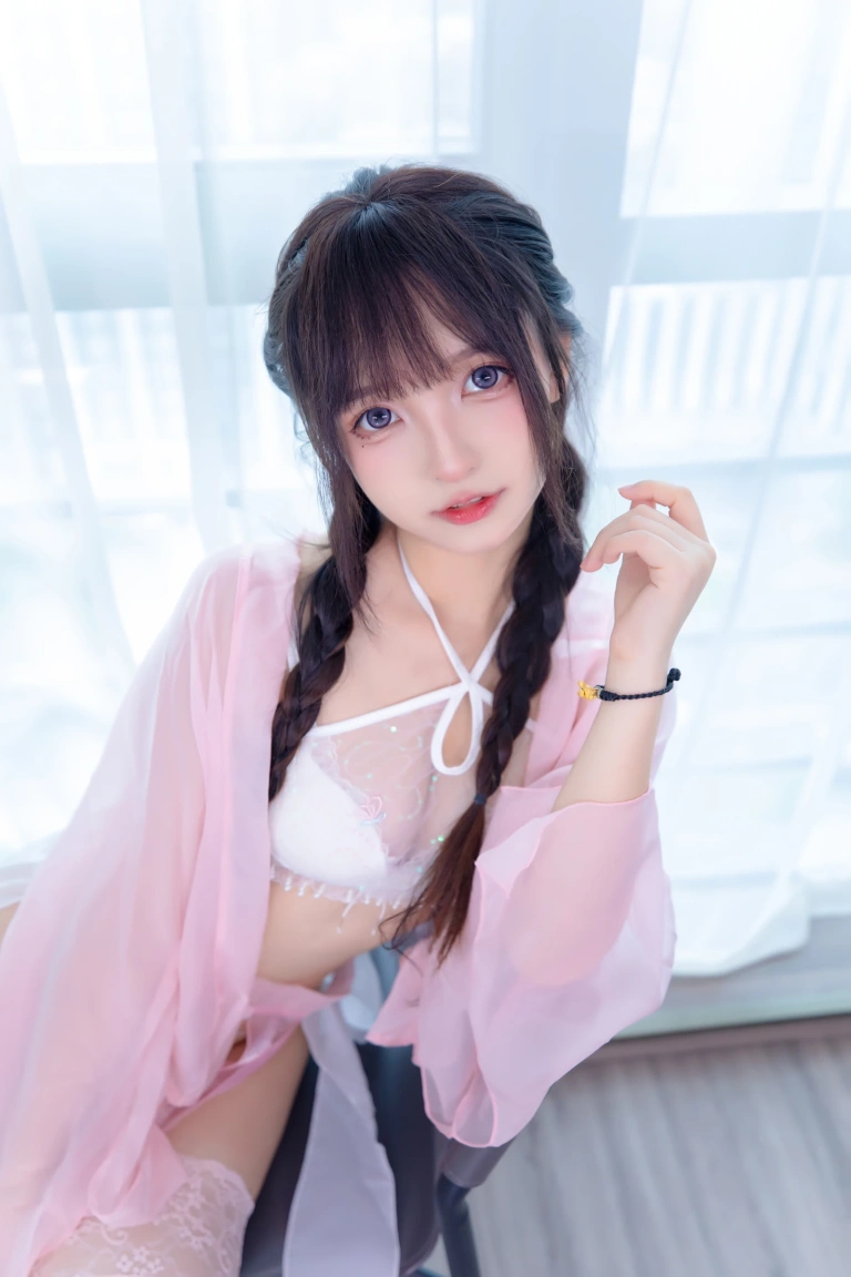 神楽坂真冬《第四季 序号39：《桃花潭水》》主题写真：75张全套美图