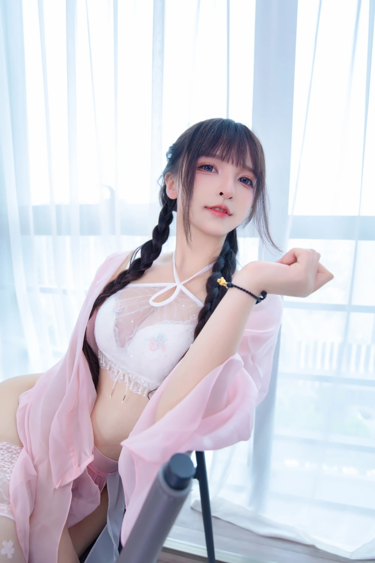 神楽坂真冬《第四季 序号39：《桃花潭水》》主题写真：75张全套美图