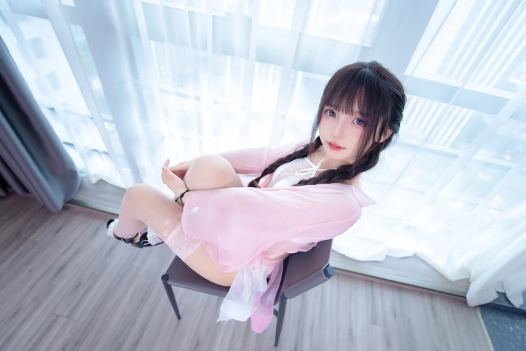 神楽坂真冬《第四季 序号39：《桃花潭水》》主题写真：75张全套美图