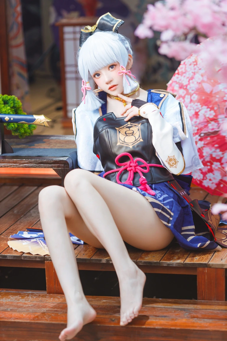 桜桃喵《神里绫华》主题写真：34张全套美图
