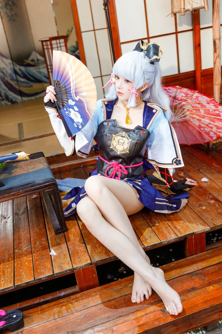 桜桃喵《神里绫华》主题写真：34张全套美图