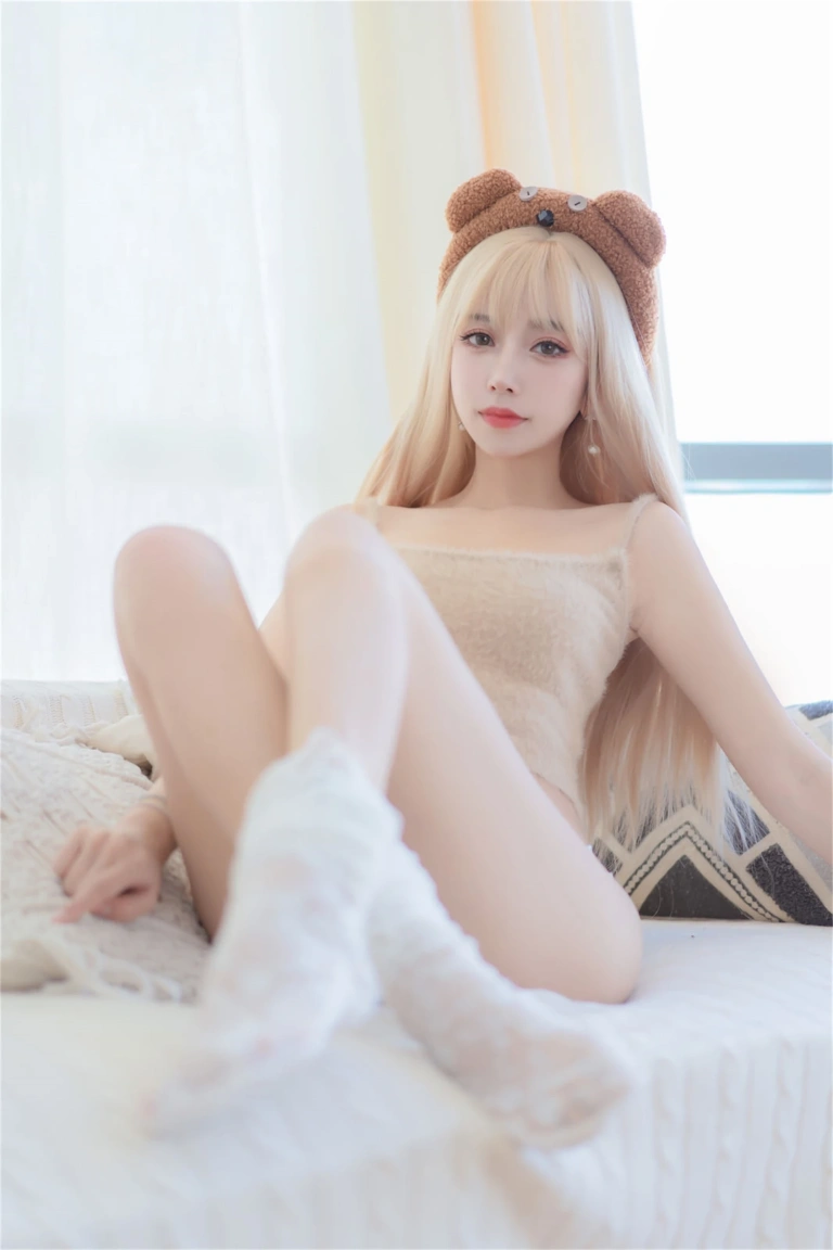 过期米线线喵《小熊软糖》主题写真：66张全套美图