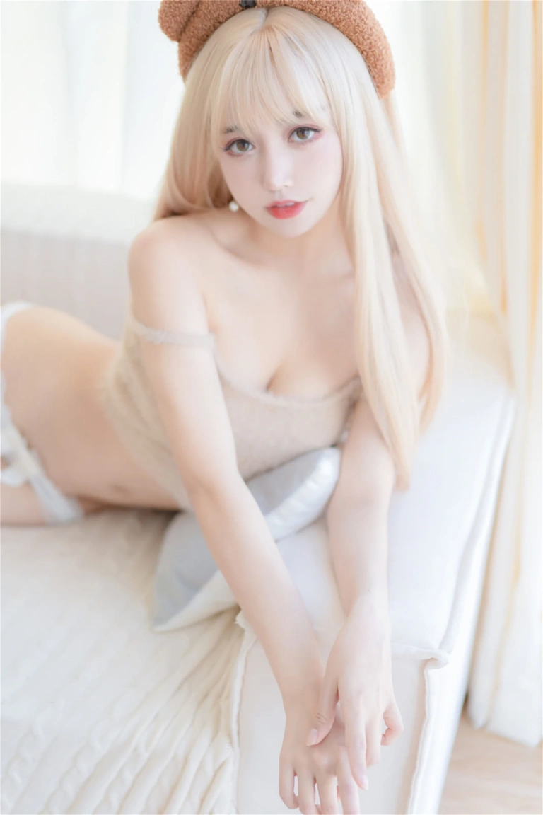 过期米线线喵《小熊软糖》主题写真：66张全套美图