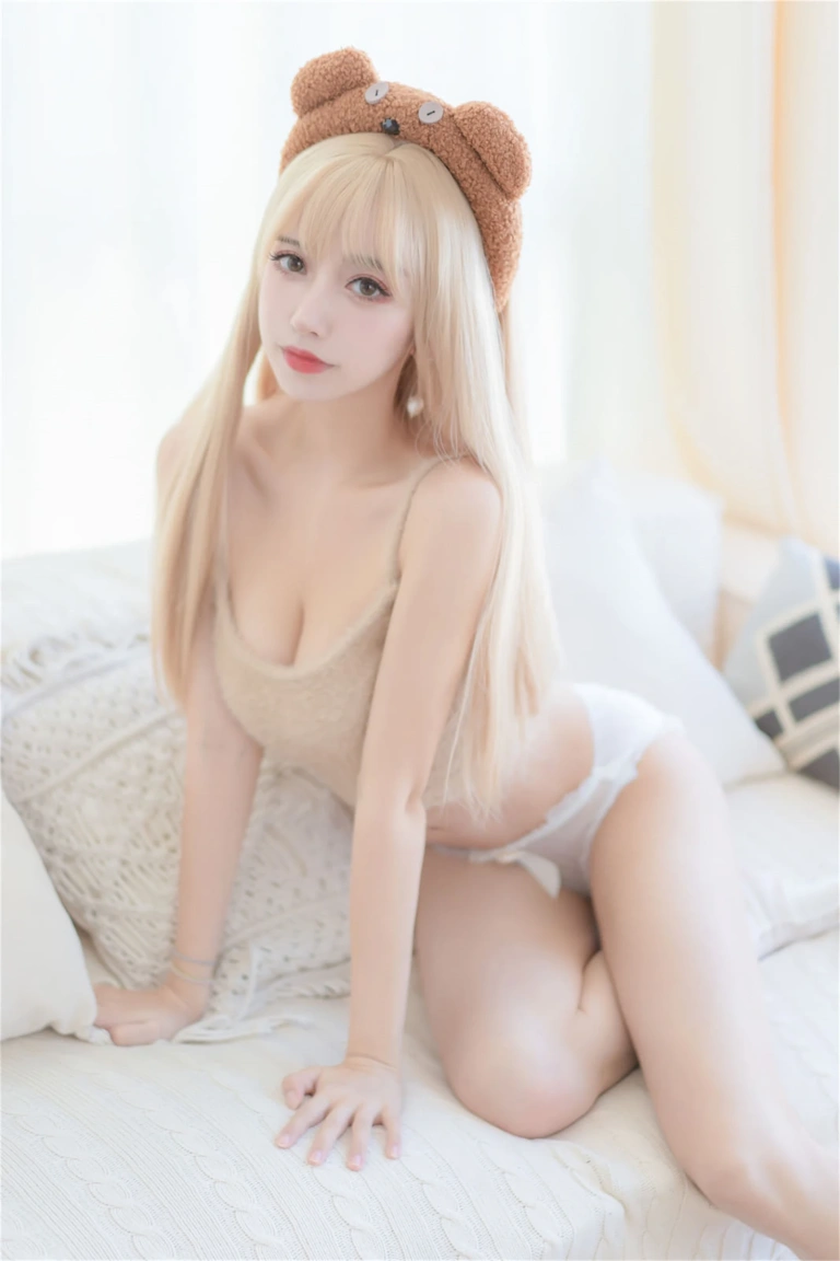 过期米线线喵《小熊软糖》主题写真：66张全套美图