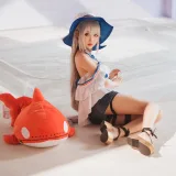 面饼仙儿《斯卡蒂泳装》主题写真：18张全套美图