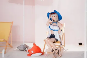 面饼仙儿《斯卡蒂泳装》主题写真：18张全套美图