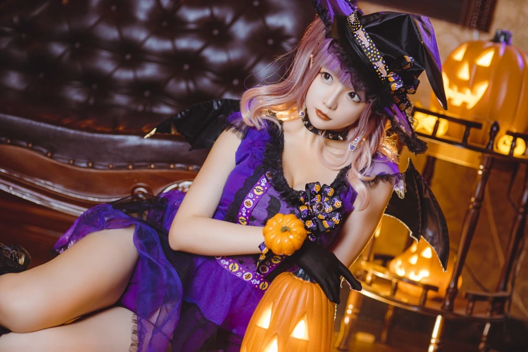 星之迟迟《《花鸟风月》 万圣节 紫》主题写真：20张全套美图