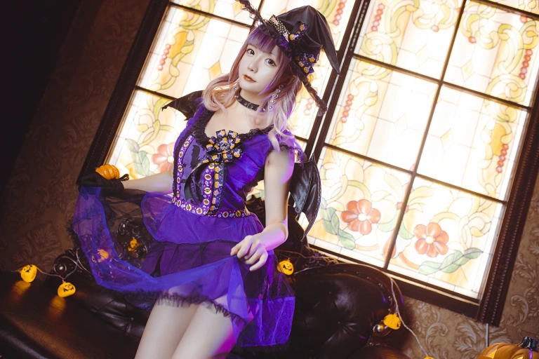 星之迟迟《《花鸟风月》 万圣节 紫》主题写真：20张全套美图