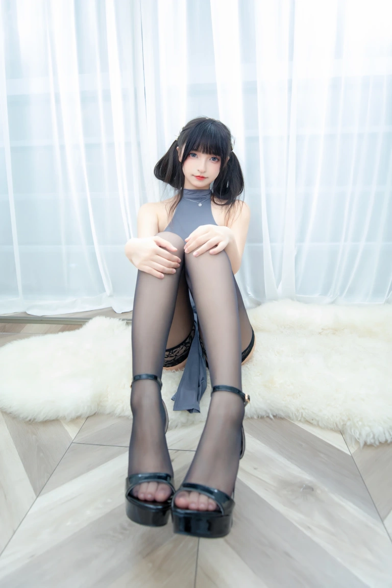 神楽坂真冬《第四季 序号40：《华灯初上》》主题写真：75张全套美图