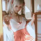 蠢沫沫《可畏 巫女》主题写真：55张全套美图