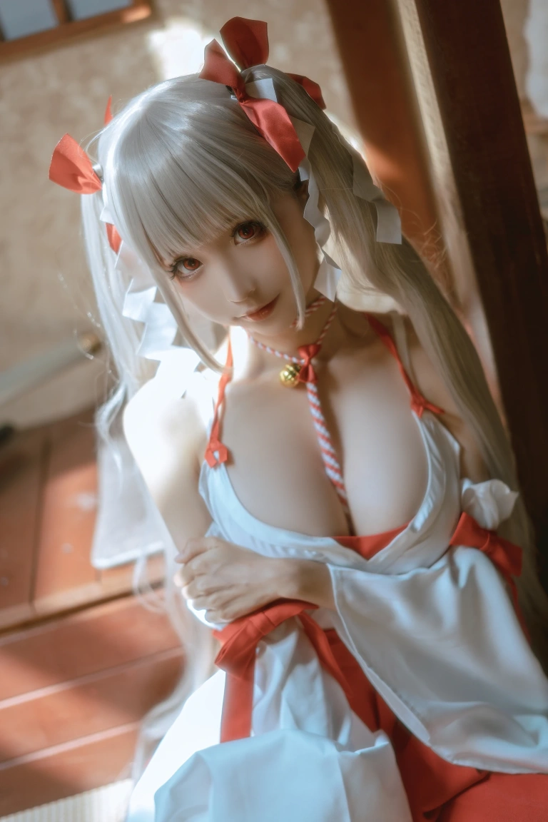蠢沫沫《可畏 巫女》主题写真：55张全套美图