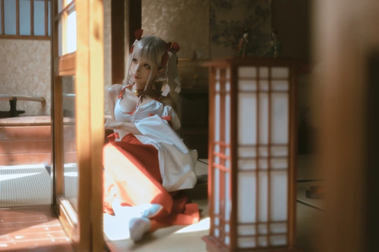 蠢沫沫《可畏 巫女》主题写真：55张全套美图