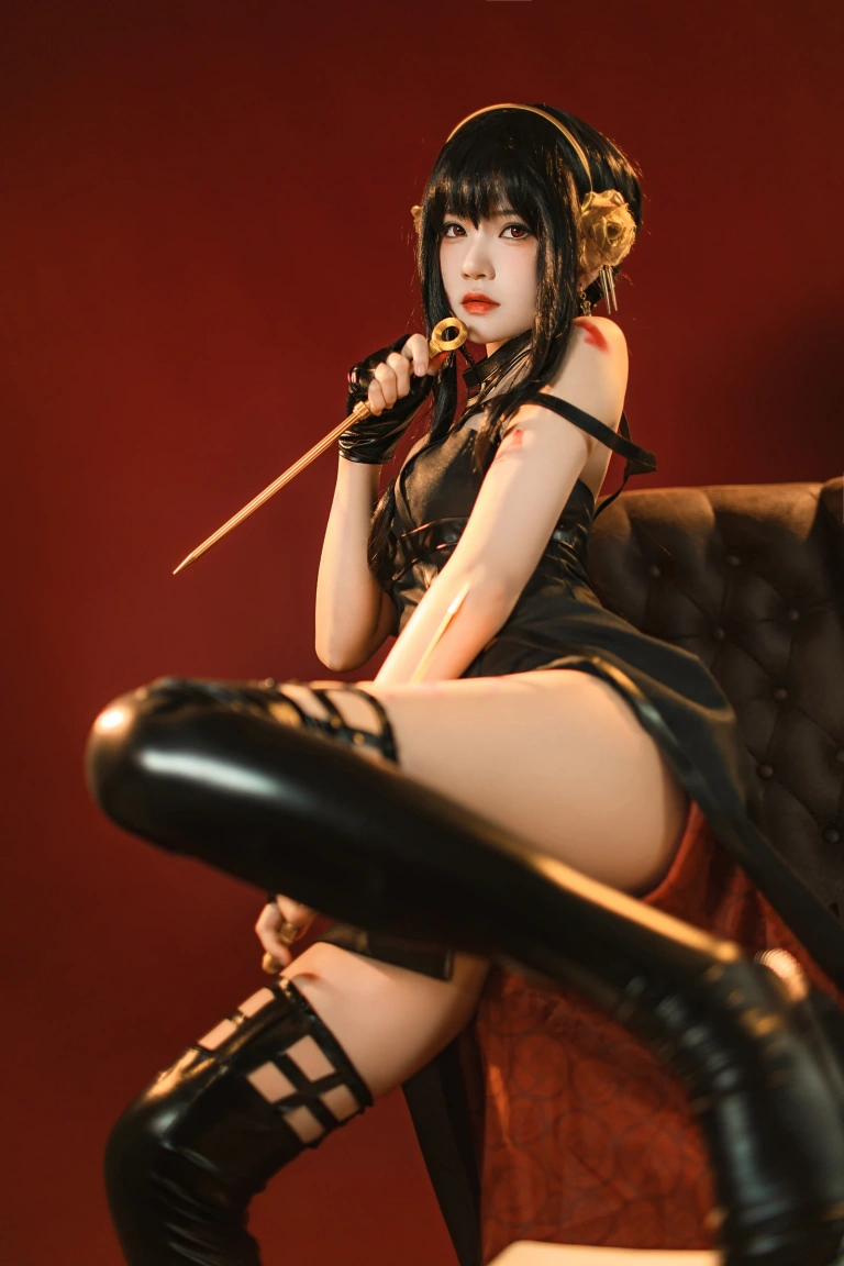 桜桃喵《约尔》主题写真：20张全套美图