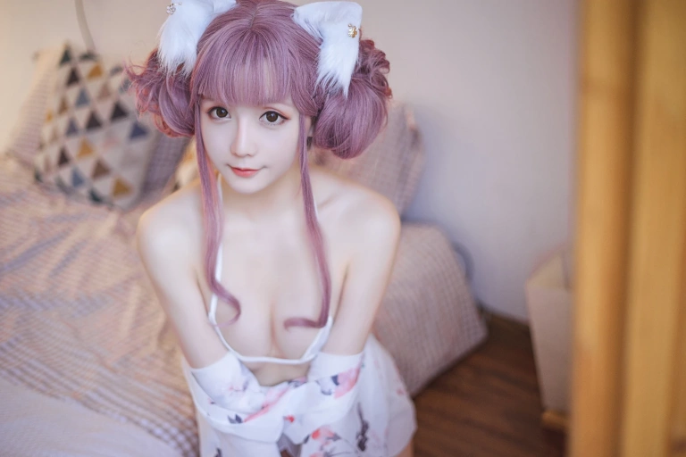 星之迟迟《《花鸟风月》 实体本赠送壁纸包》主题写真：26张全套美图