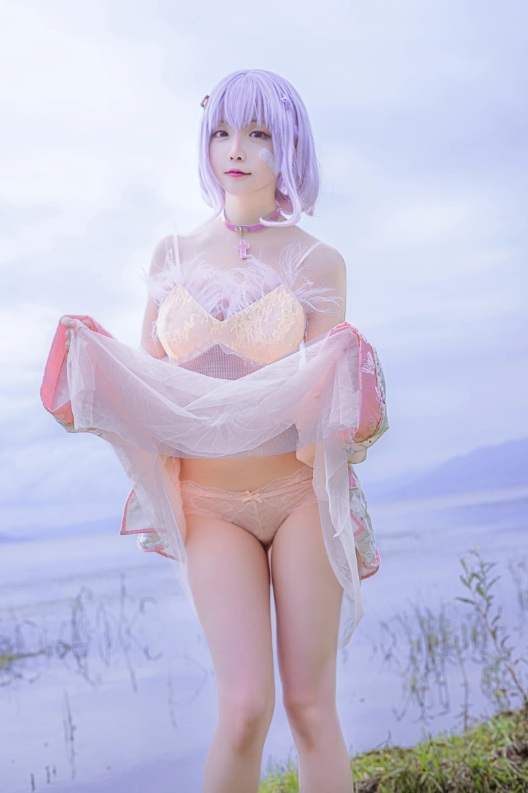 星之迟迟《《花鸟风月》 实体本赠送壁纸包》主题写真：26张全套美图