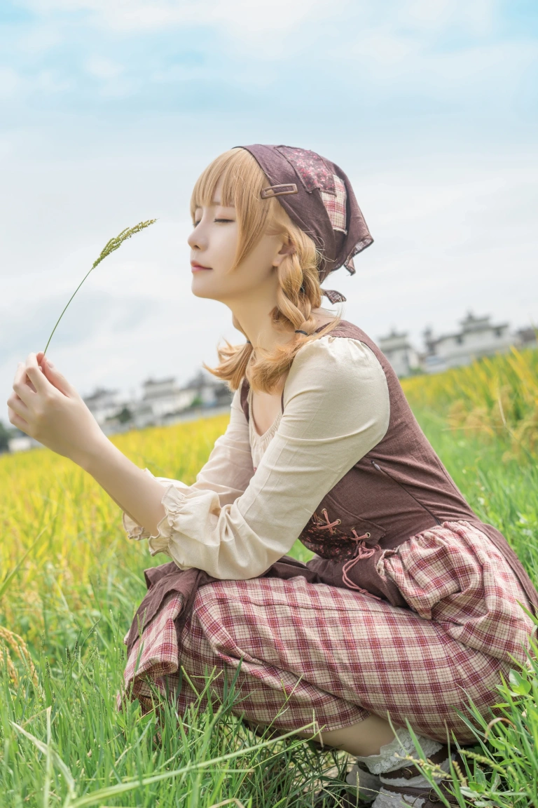 星之迟迟《《花鸟风月》 实体本赠送壁纸包》主题写真：26张全套美图