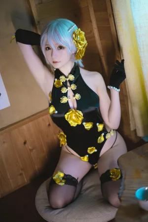 星之迟迟《《花鸟风月》 实体本赠送壁纸包》主题写真：26张全套美图