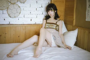 星之迟迟《《花鸟风月》 实体本赠送壁纸包》主题写真：26张全套美图