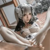 蠢沫沫《可畏 绅士版》主题写真：50张全套美图