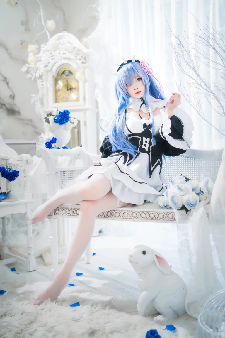 桜桃喵《长发蕾姆01》主题写真：45张全套美图