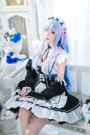 桜桃喵《长发蕾姆01》主题写真：45张全套美图