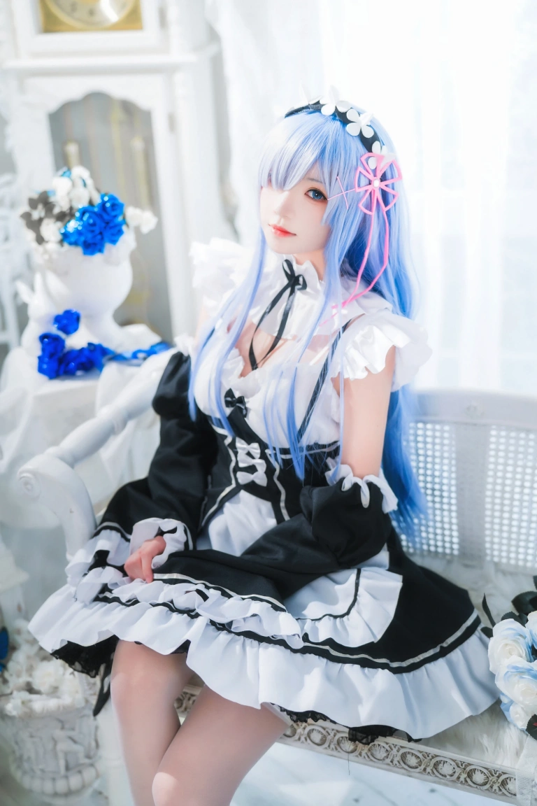 桜桃喵《长发蕾姆01》主题写真：45张全套美图