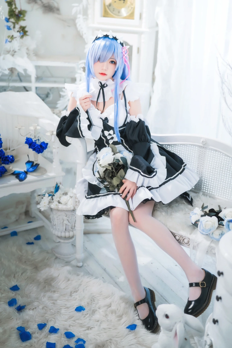 桜桃喵《长发蕾姆01》主题写真：45张全套美图