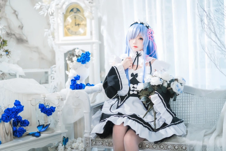 桜桃喵《长发蕾姆01》主题写真：45张全套美图