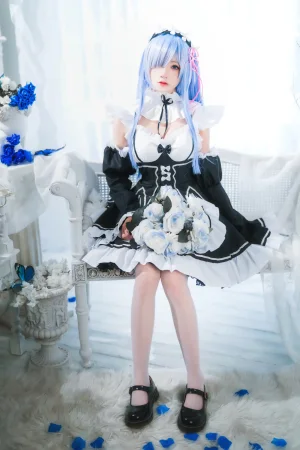 桜桃喵《长发蕾姆01》主题写真：45张全套美图