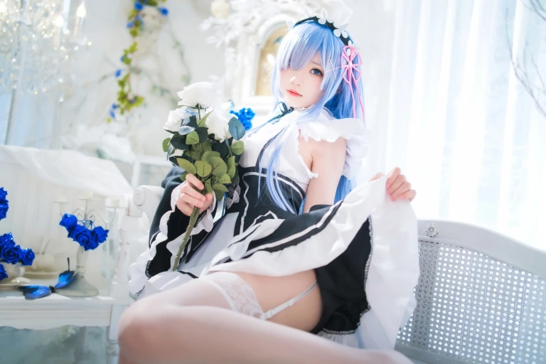 桜桃喵《长发蕾姆02》主题写真：44张全套美图