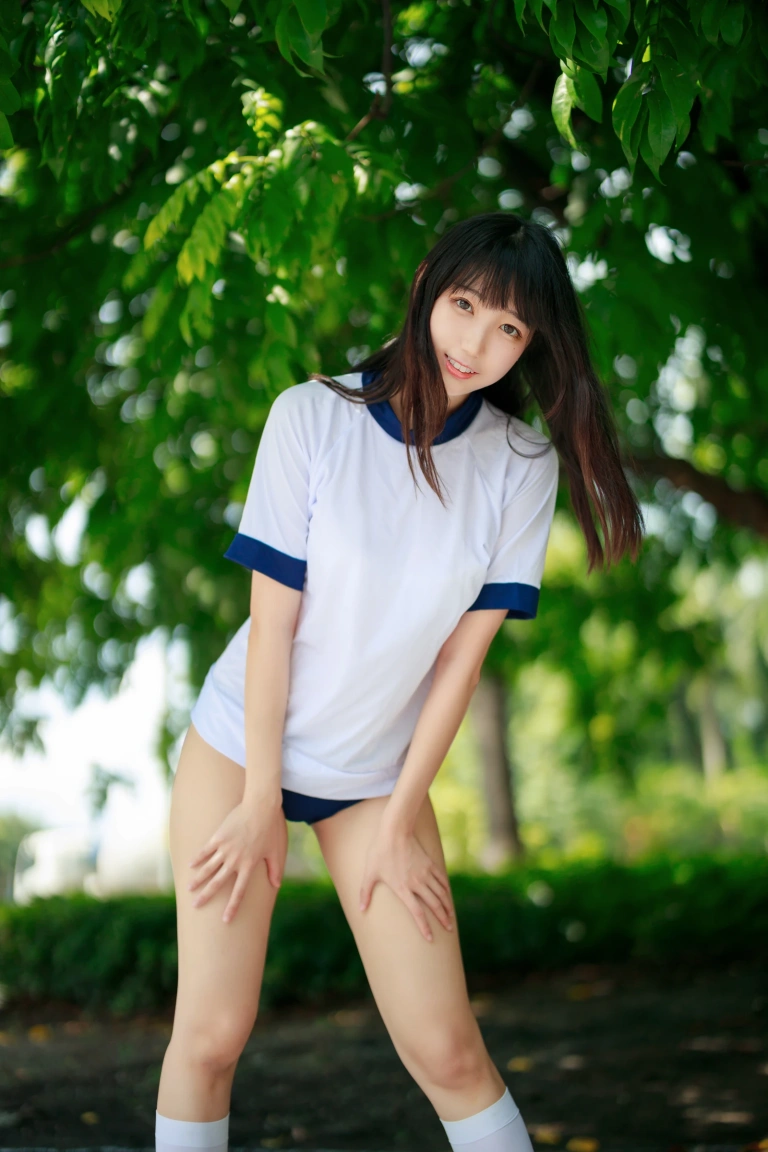 周叽是可爱兔兔《体操服》主题写真：31张全套美图